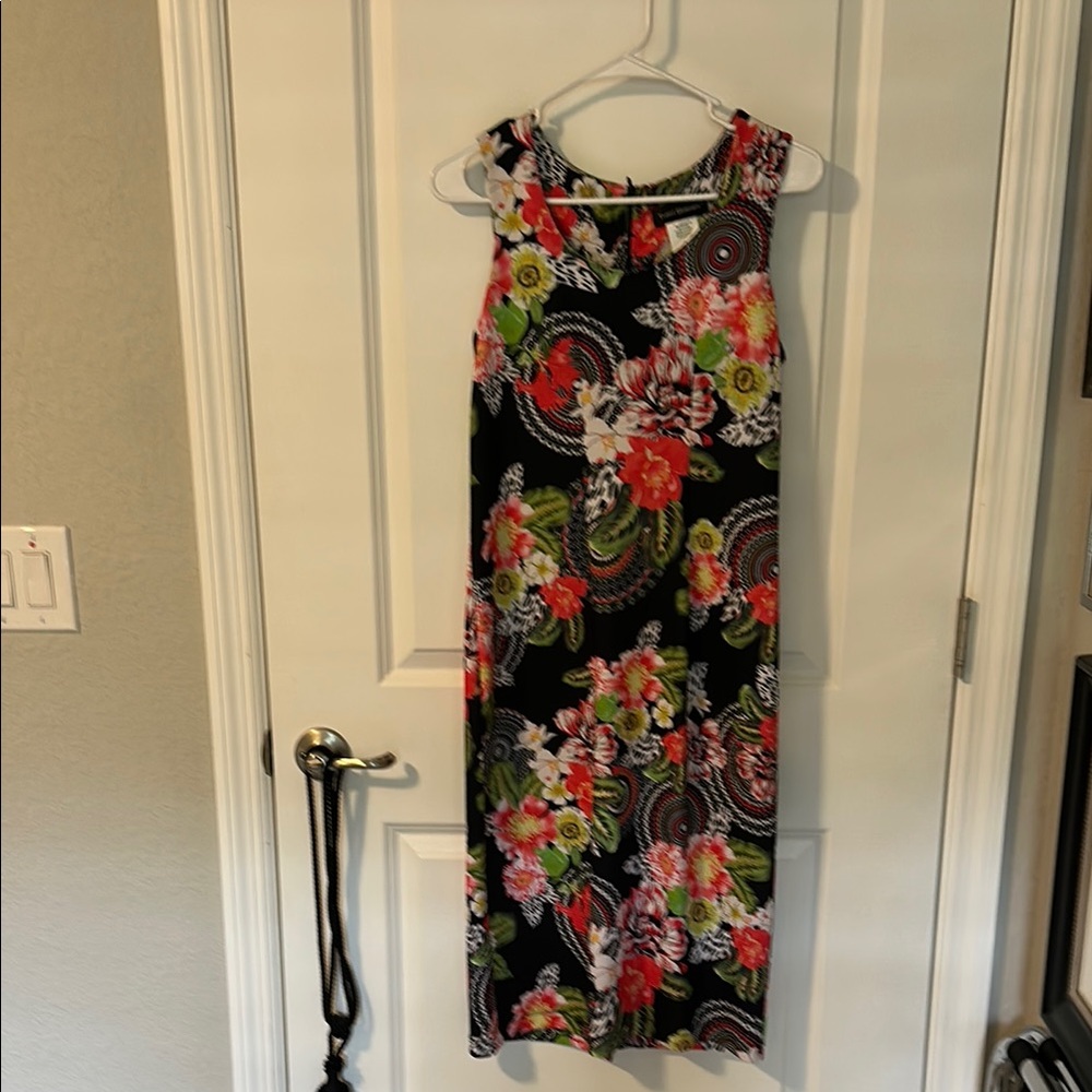 Travel Elements Floral Sleeveless Dress - Black and Multicolor Size Small